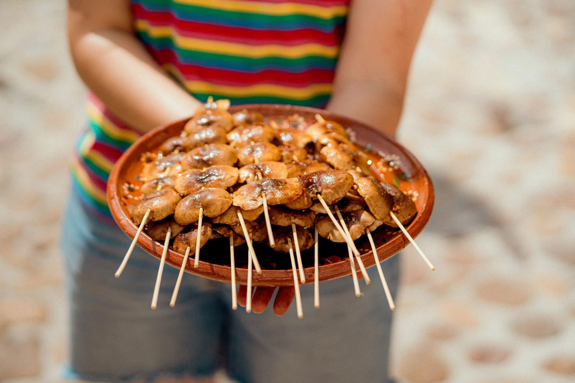 Brochetas de hongos al carbón