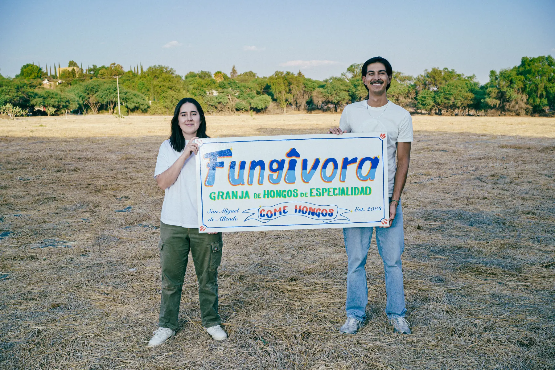Frisbee en el campo durante una experiencia Fungívora